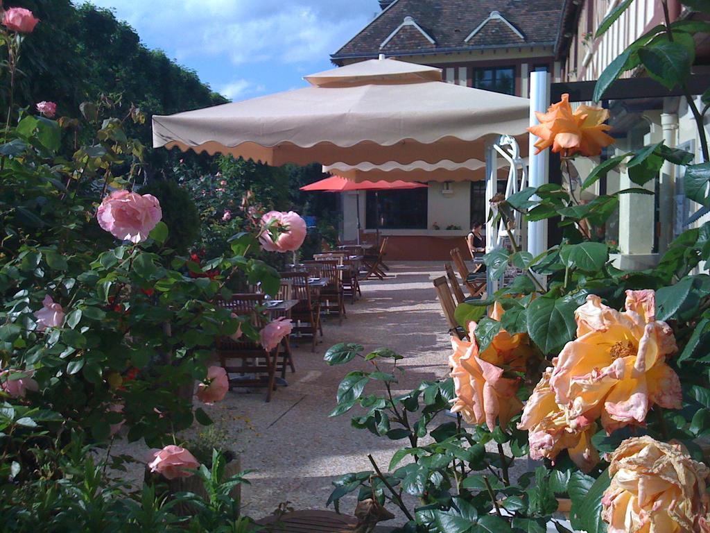 Logis hôtel La Forêt Senonches Exterior foto